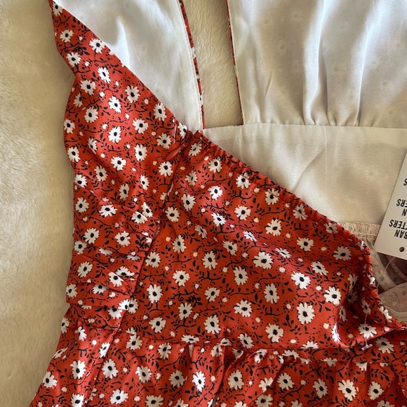 NWT retro vibes romper - Picture 5 of 5
